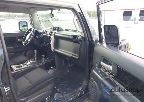 2007 Toyota Fj Cruiser z USA, uszkodzony, nr VIN JTEBU11F370004149